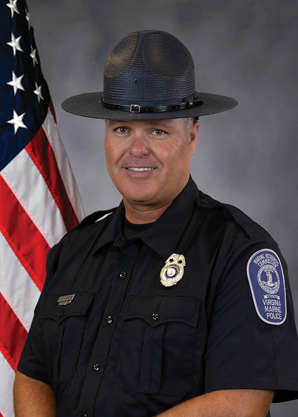 Forrest Dameron 警官